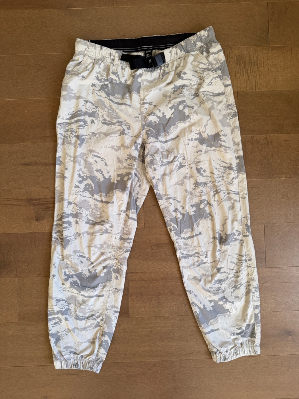 Mountain Hardware Skate / Snowboard Style - Cream & Light Gray Athleisure Pants